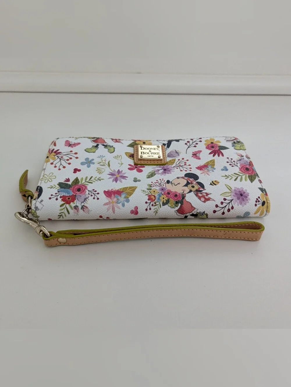 Dooney And Bourke X Disney Minnie Mouse Flower And Garden Wallet Wristlet